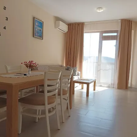 за гости снежи Appartement Balchik
